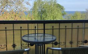 Apartment On Chernomorskaya 2A